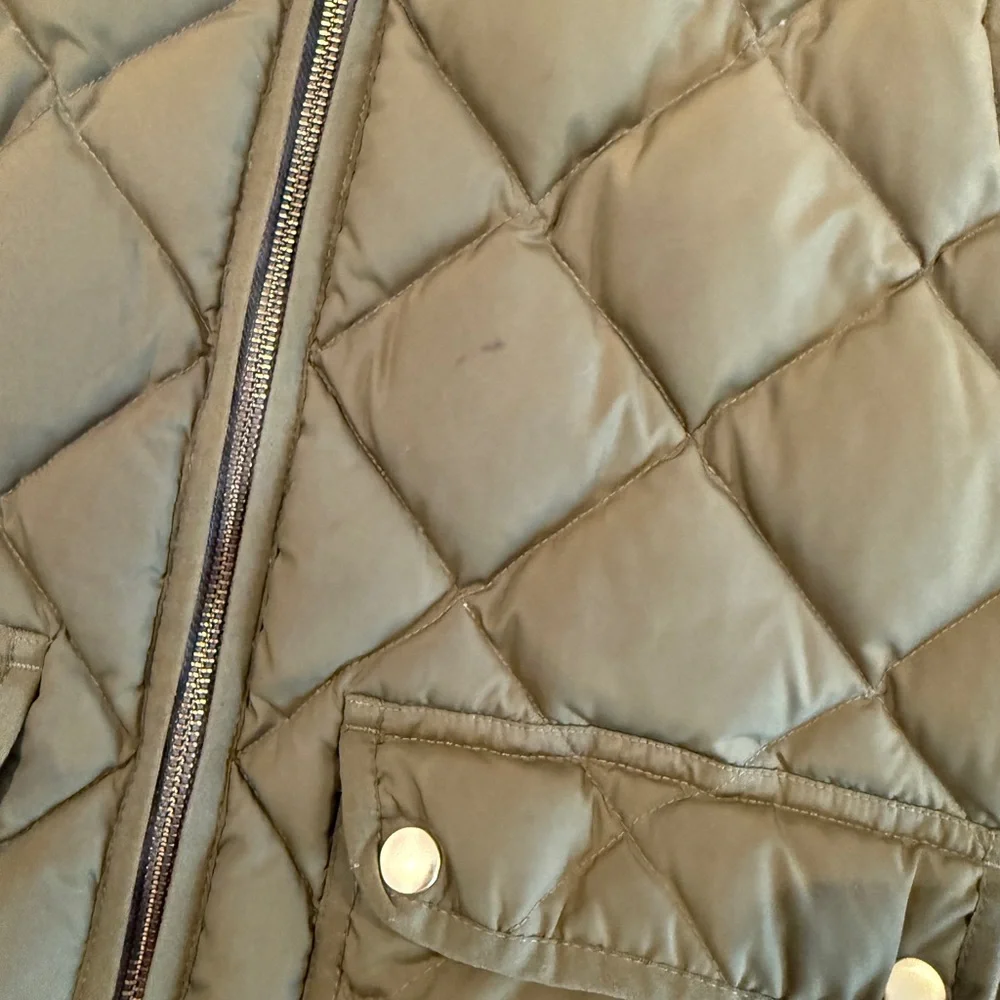 J. Crew Olive Quilted Vest - great condition - Size Large - Picture 3 of 4